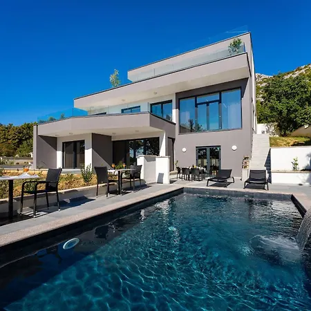 My Dalmatia - Senti With Shared Pool * Starigrad Paklenica