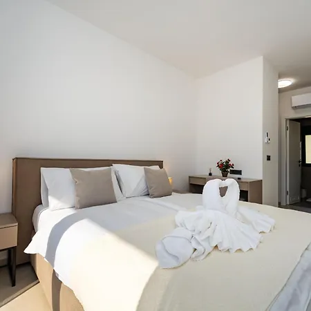 Apartment My Dalmatia - Senti With Shared Pool Starigrad Paklenica