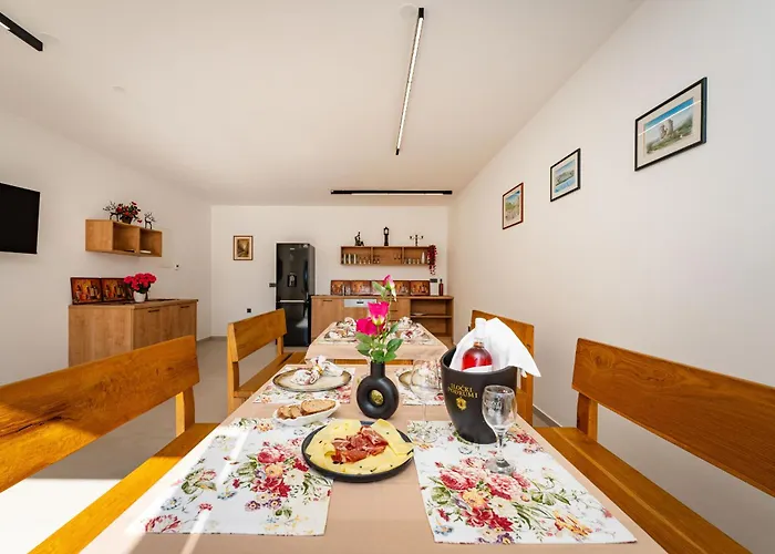 My Dalmatia - Senti With Shared Pool Starigrad Paklenica
