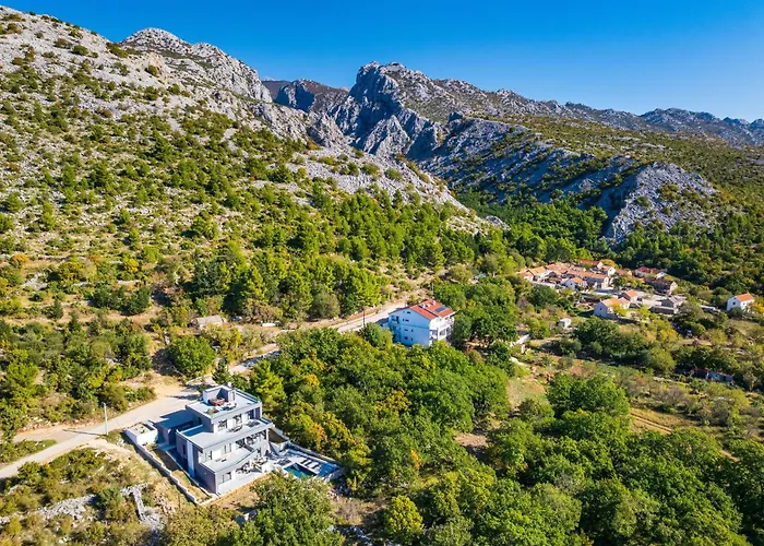 My Dalmatia - Senti With Shared Pool Starigrad Paklenica