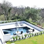 My Dalmatia - Senti With Shared Pool شقة