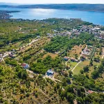 شقة My Dalmatia - Senti With Shared Pool *