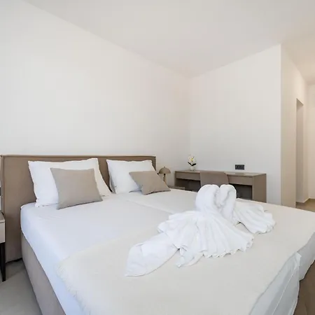 Daire My Dalmatia - Senti With Shared Pool Starigrad Paklenica