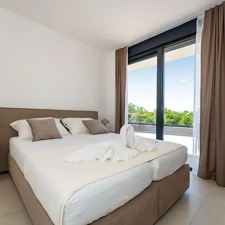 My Dalmatia - Senti With Shared Pool Daire *