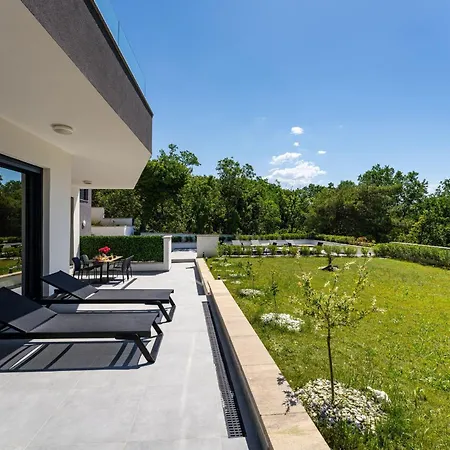 My Dalmatia - Senti With Shared Pool Daire