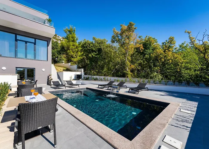 My Dalmatia - Senti With Shared Pool Starigrad Paklenica